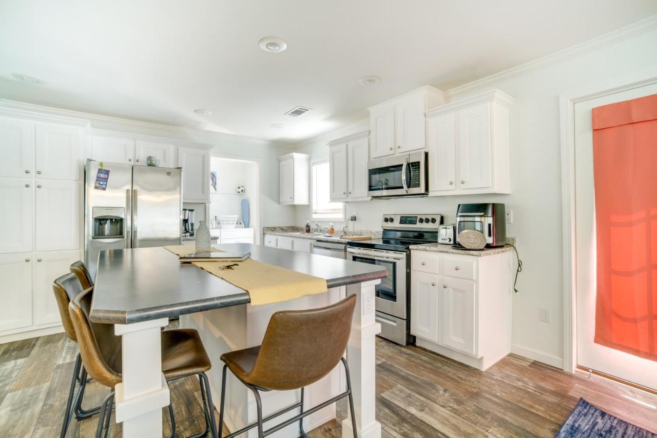 Charleston Home With Porch - 3 Mi To Folly Beach! 외부 사진